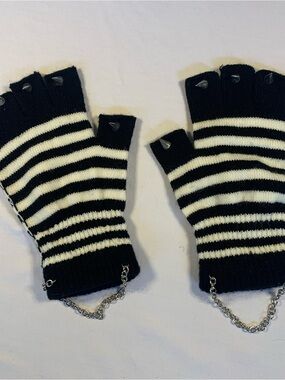 Hot Topic Black and White Striped Fingerless Mittens with Chain